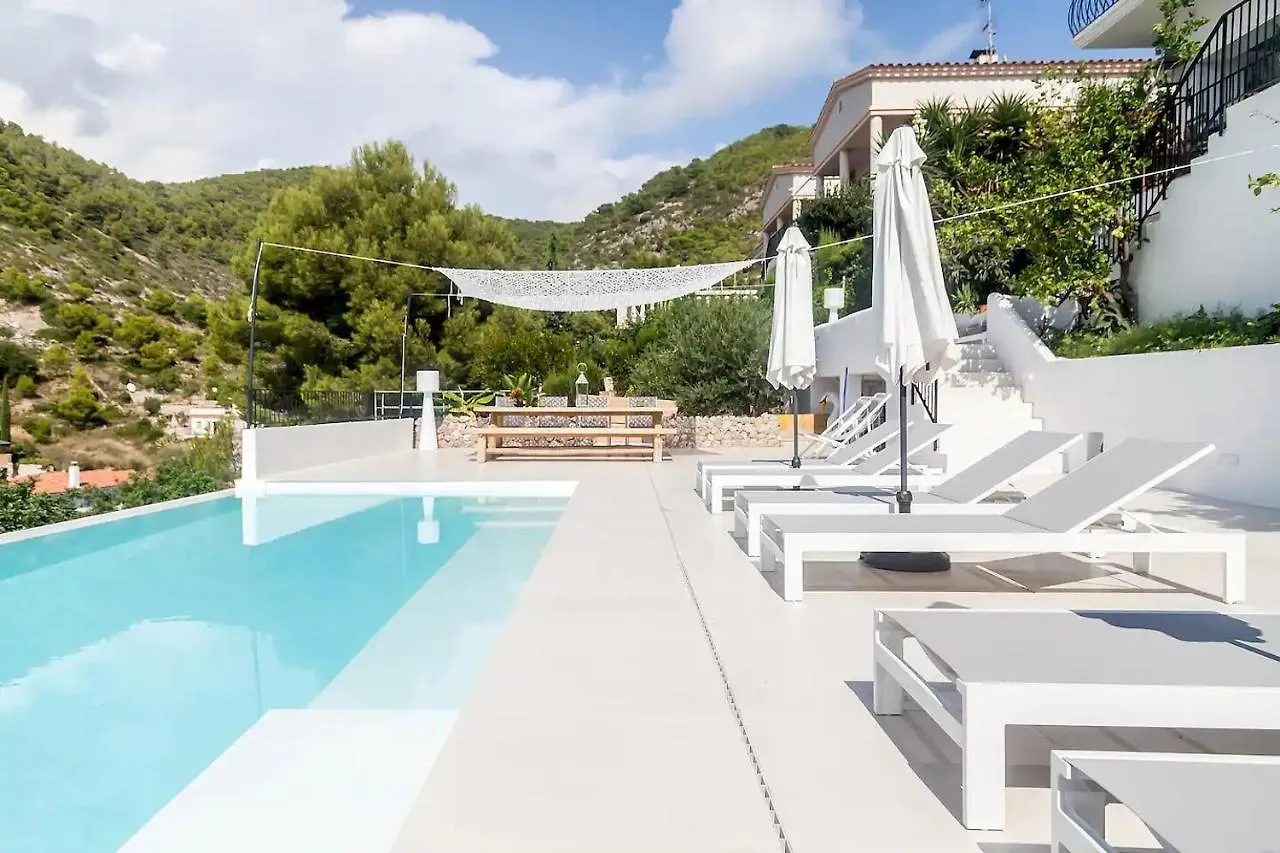 Villa Sitges Colonial. Impressive Views Of The Sea. High Design. Renovated.