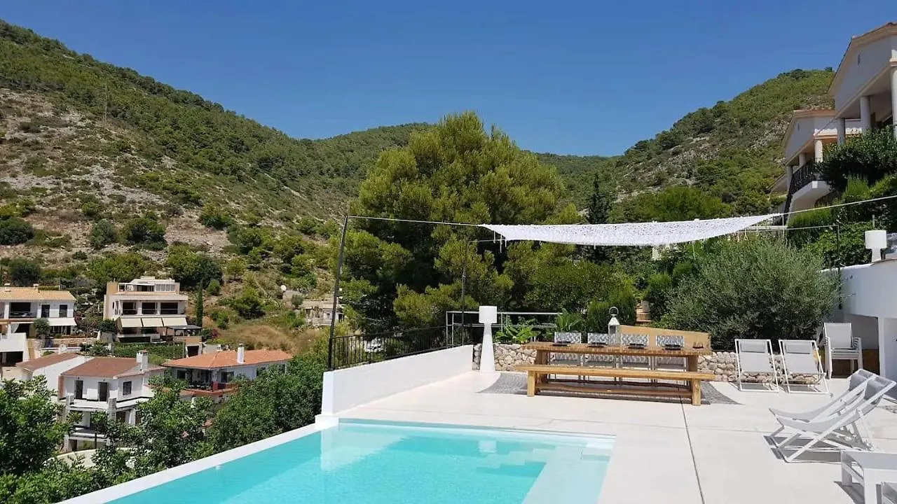 Villa Sitges Colonial. Impressive Views Of The Sea. High Design. Renovated. 西班牙