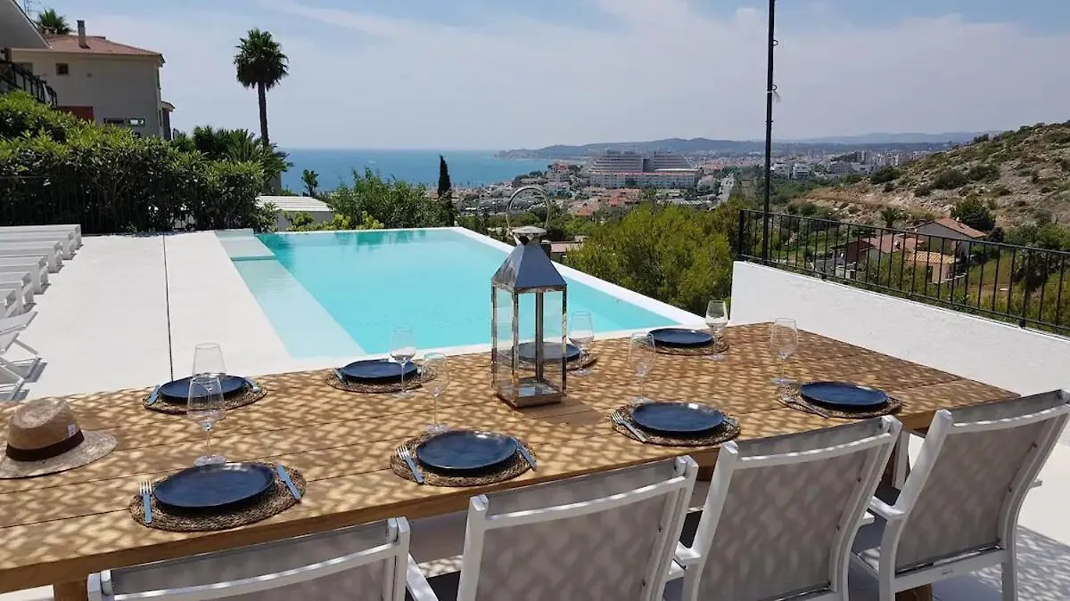 Villa Sitges Colonial. Impressive Views Of The Sea. High Design. Renovated.