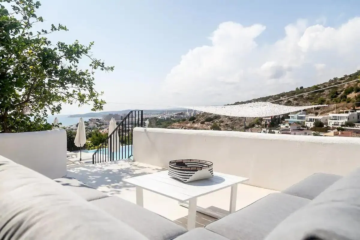 Villa Sitges Colonial. Impressive Views Of The Sea. High Design. Renovated.