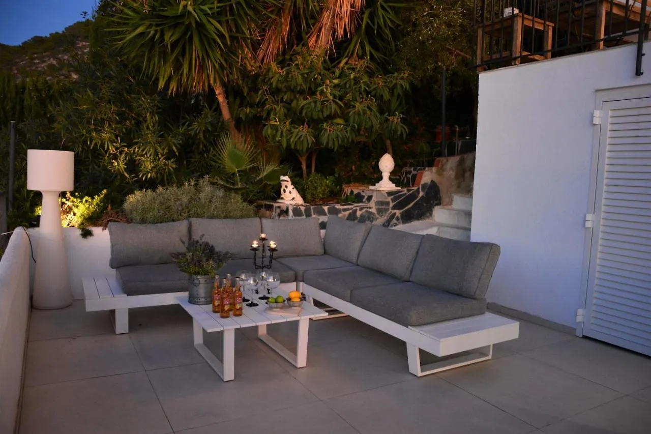 Villa Sitges Colonial. Impressive Views Of The Sea. High Design. Renovated.